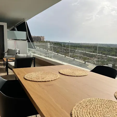 Claudia Luxury Arenales del Sol